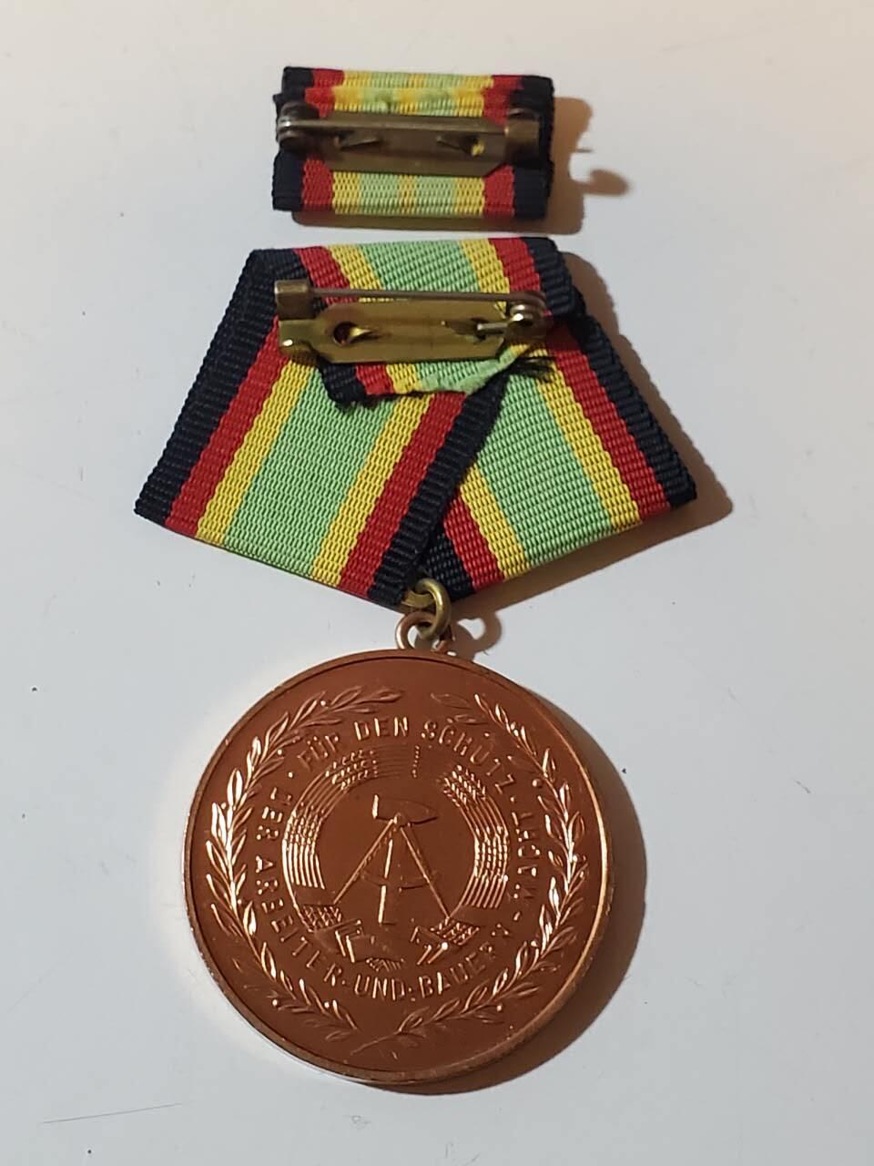 韵星假日军品类拍卖第40期 -- Rimey Holidays Militaria Auction 40 民主德国国家人民军铜级服务奖章带略