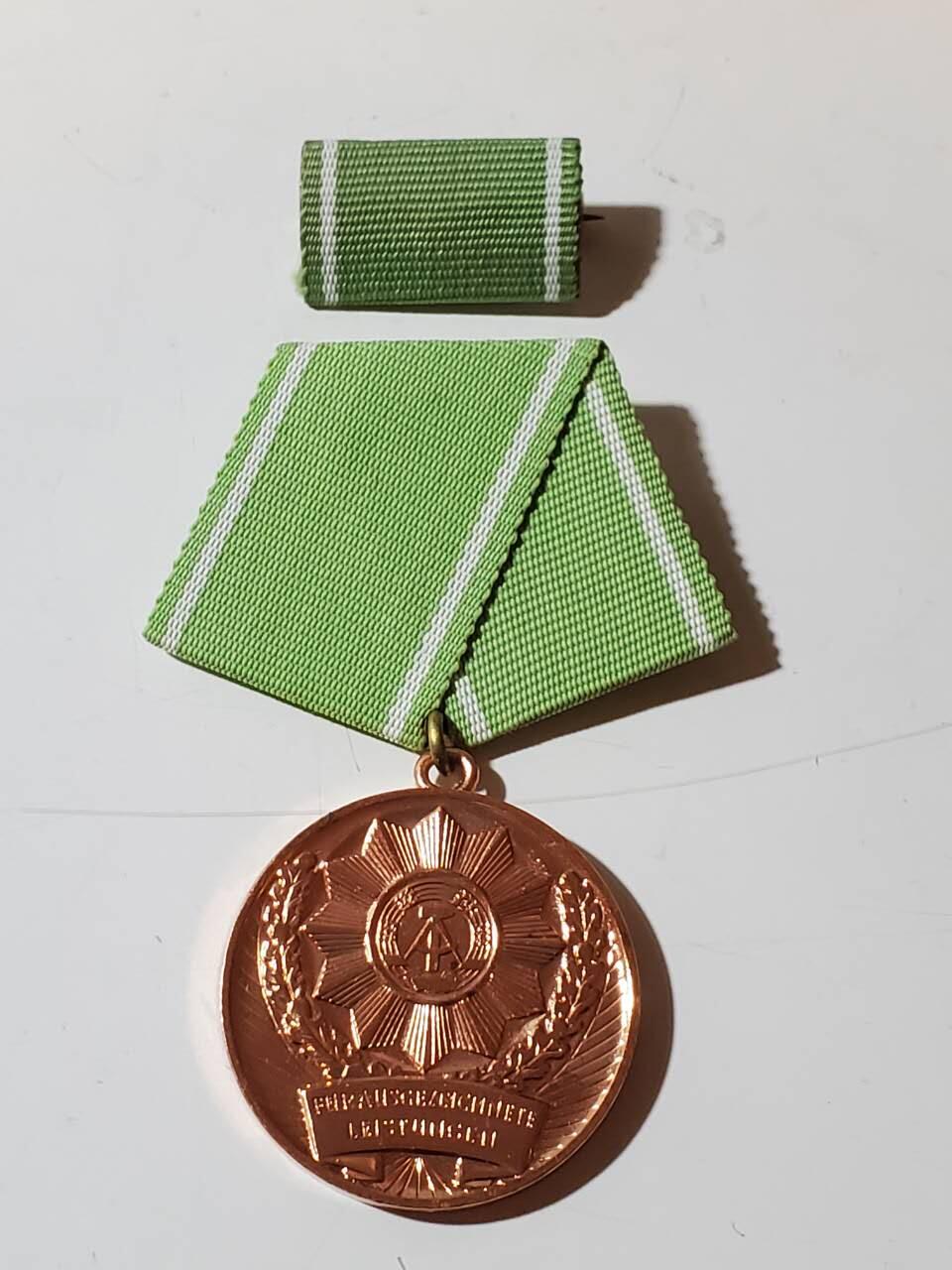 韵星假日军品类拍卖第40期 -- Rimey Holidays Militaria Auction 40 民主德国铜级内务部忠诚服务奖章带略