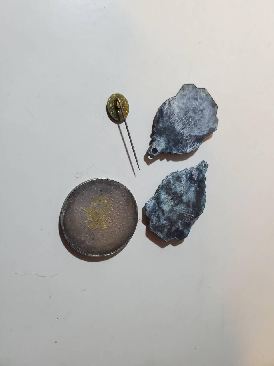 韵星假日军品类拍卖第40期 -- Rimey Holidays Militaria Auction 40 民主德国金级体能证章插针+匈牙利人民共和国体育技能奖章一套实发