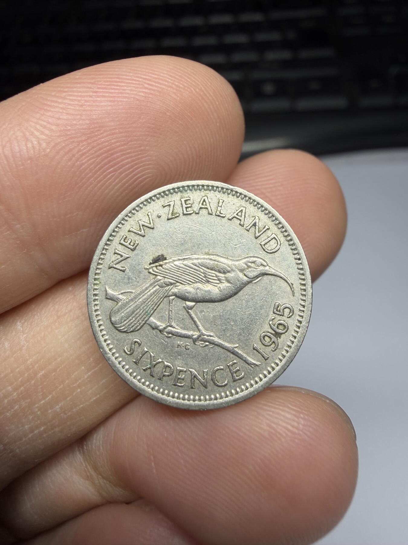 2025年集古藏今外币拍卖第二期-第6场—（总第306拍），可以寄存60天，满160元包邮。 1965年新西兰6便士