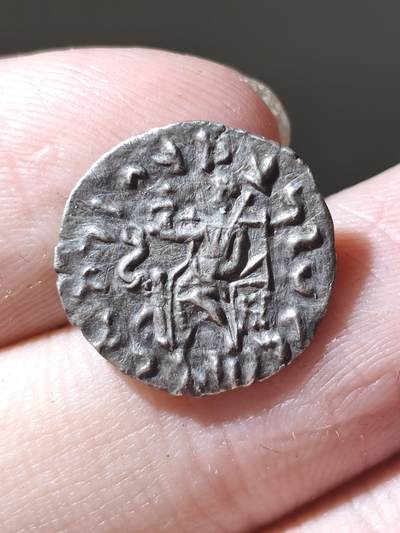 历史名人！印度-希腊王国 安提亚基达斯斯 公元前115-前95年  银币德拉克马 背面宙斯旁边的大象表明了希腊人对佛教的皈依