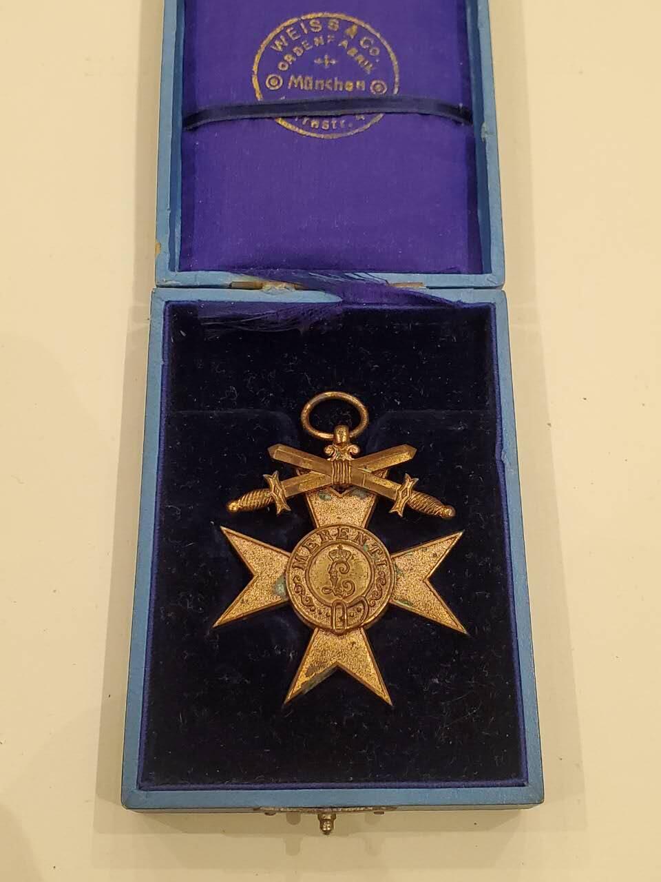 韵星假日军品类拍卖第40期 -- Rimey Holidays Militaria Auction 40 德意志帝国巴伐利亚王国三级功绩奖章mvk3带原盒一套 