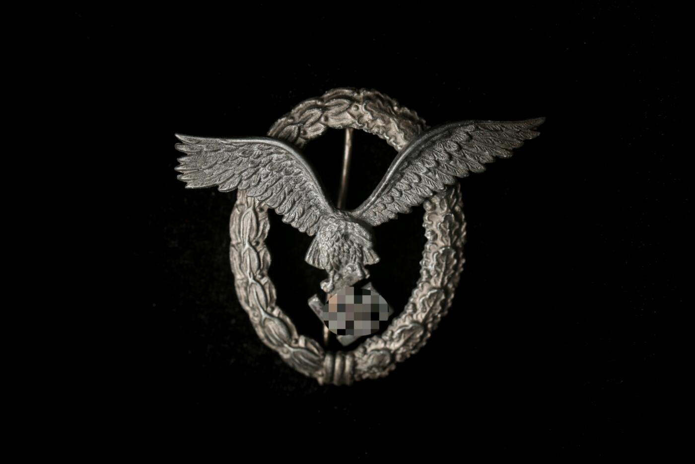 欢庆春节！戎马世界章牌大赏第112期春节大拍  德专场 Assmann厂造 末期锌制飞行员奖章  背打A标