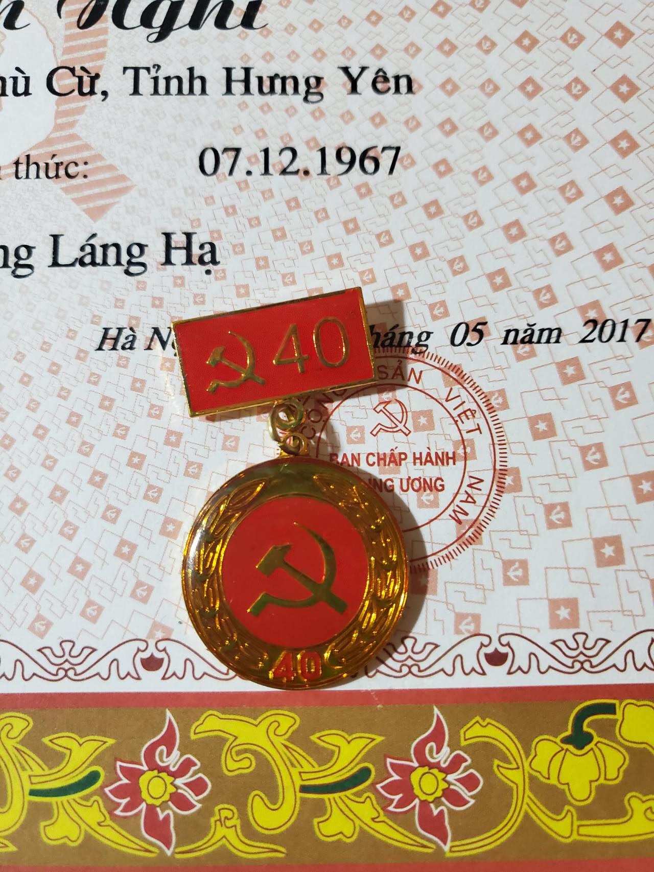 韵星假日军品类拍卖第40期 -- Rimey Holidays Militaria Auction 40 越南社会主义共和国光荣在党45年证书+40年奖章一套 