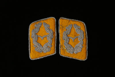 欢庆春节！戎马世界章牌大赏第112期春节大拍  德专场 - 德三空军金黄色飞行/伞兵少校领章
