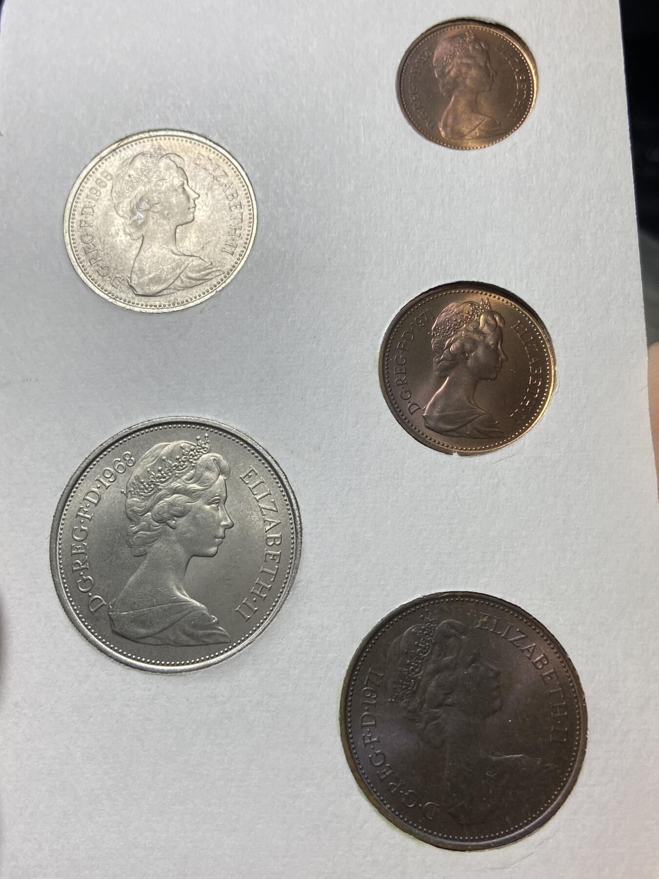 2026年第二十二场(总第一百九十一场）外国好品散币场(免佣金) 英国🇬🇧十进制第一版首发年原册套币5枚