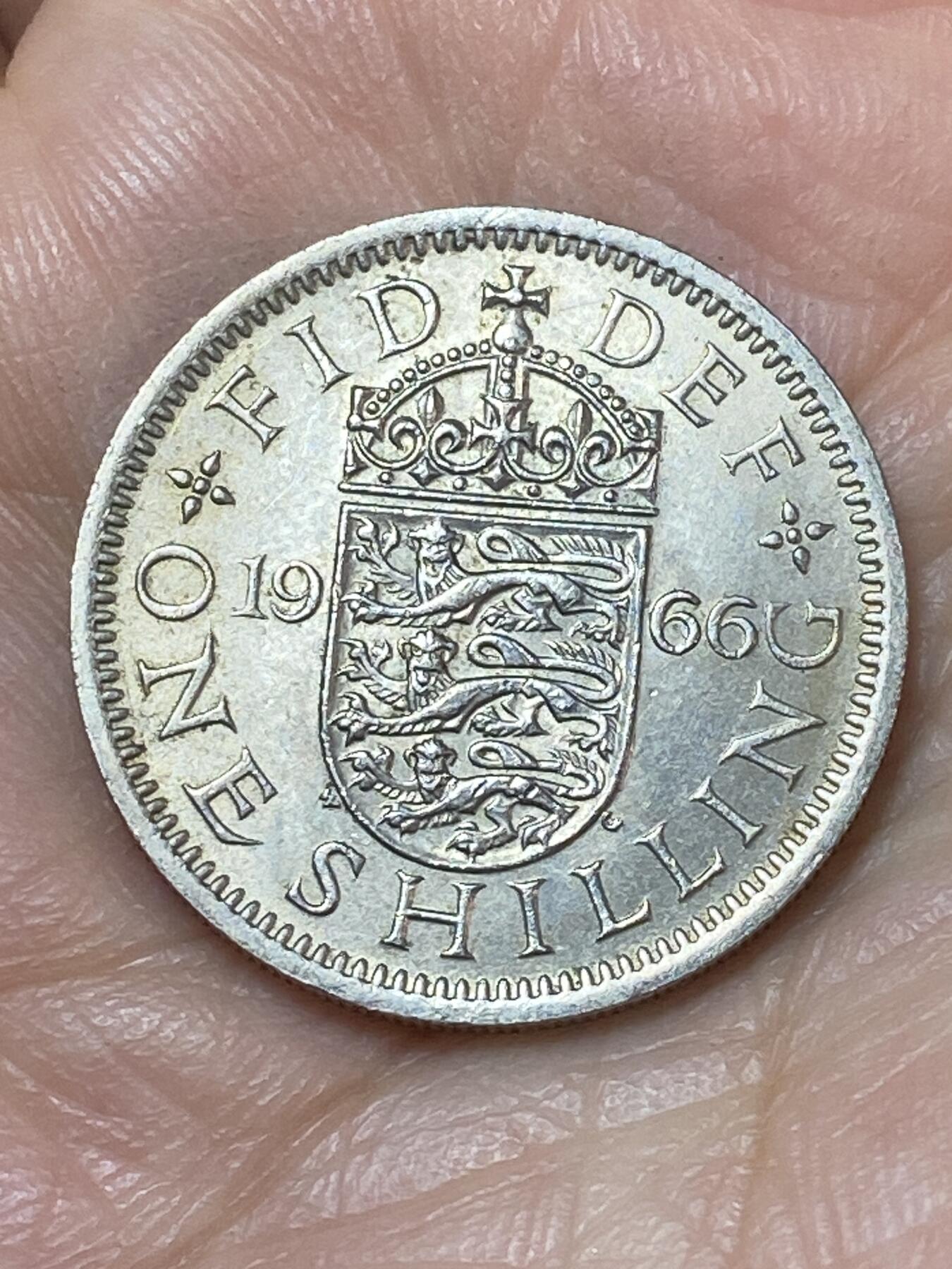 2026年第二十二场(总第一百九十一场）外国好品散币场(免佣金) 英国🇬🇧1966年1先令(伊丽莎白二世青年桂冠第二版，英格兰盾徽版)