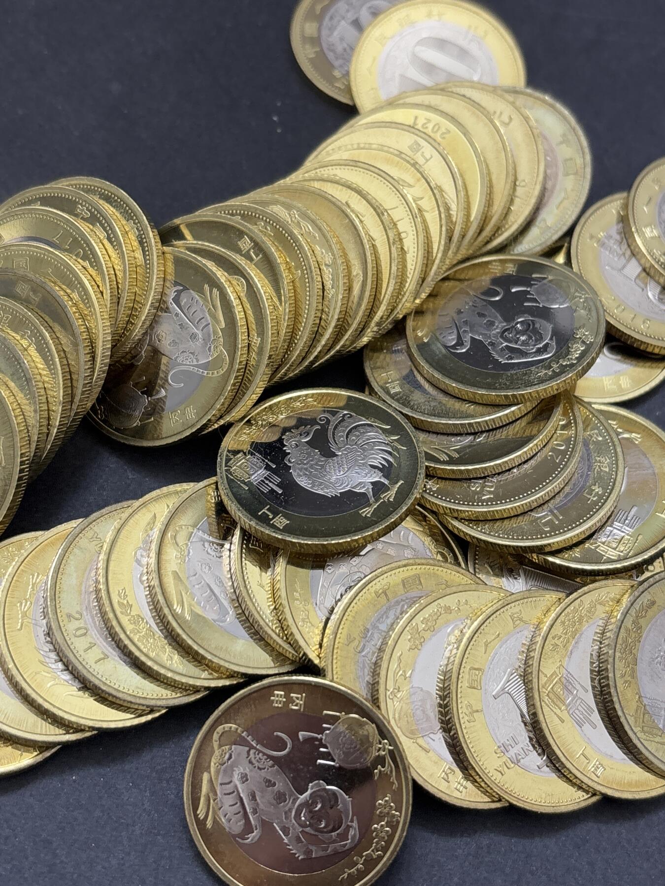 【金马踏春，泉马奔腾】2026 年新年贺岁场，（定于年初五接财神截拍）祝各位老板马到成功，马上有钱，愿岁岁平安喜乐顺遂 鸡年，猴年，建党等 10 元纪念币 50 枚，几乎都是全新的