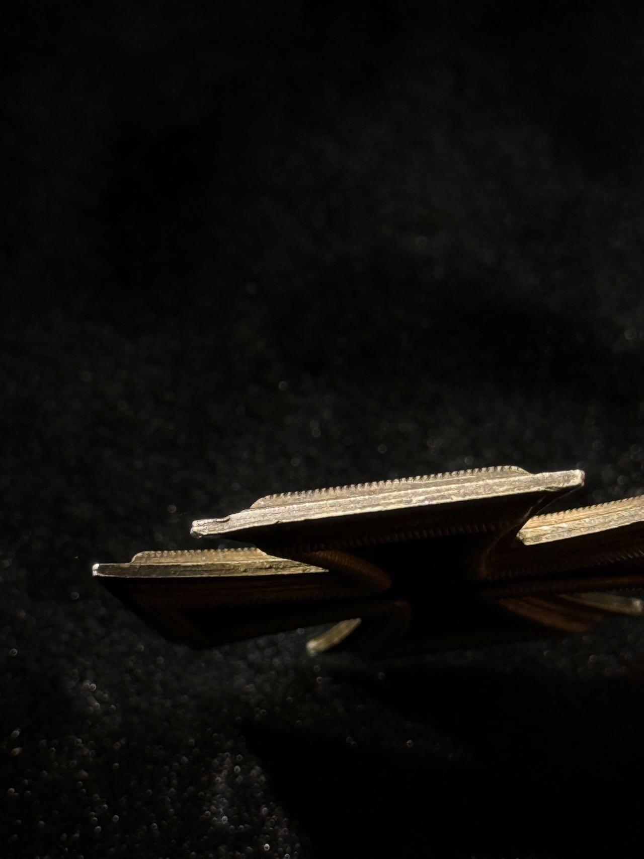 欢庆春节！戎马世界章牌大赏第111期春节大拍 德国二战二级铁十字勋章，65标，漆面有轻微瑕疵，一角有磕