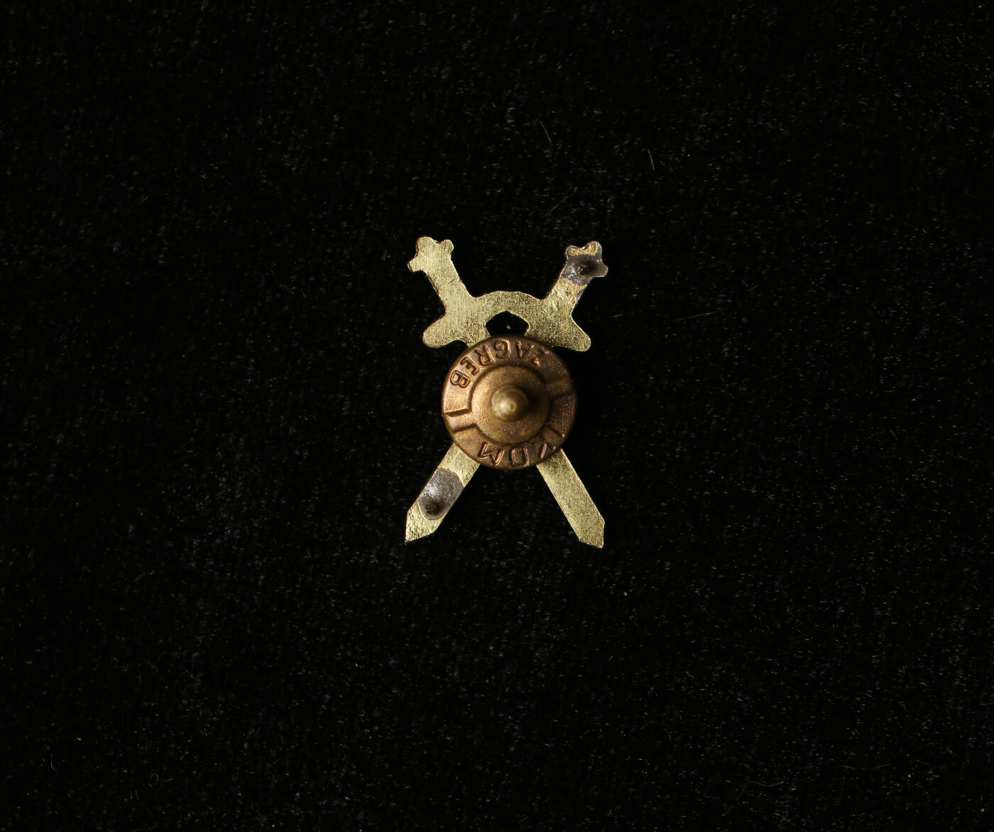 欢庆春节！戎马世界章牌大赏第112期春节大拍  德专场 南斯拉夫人民军（JNA）军官制服用领章徽。