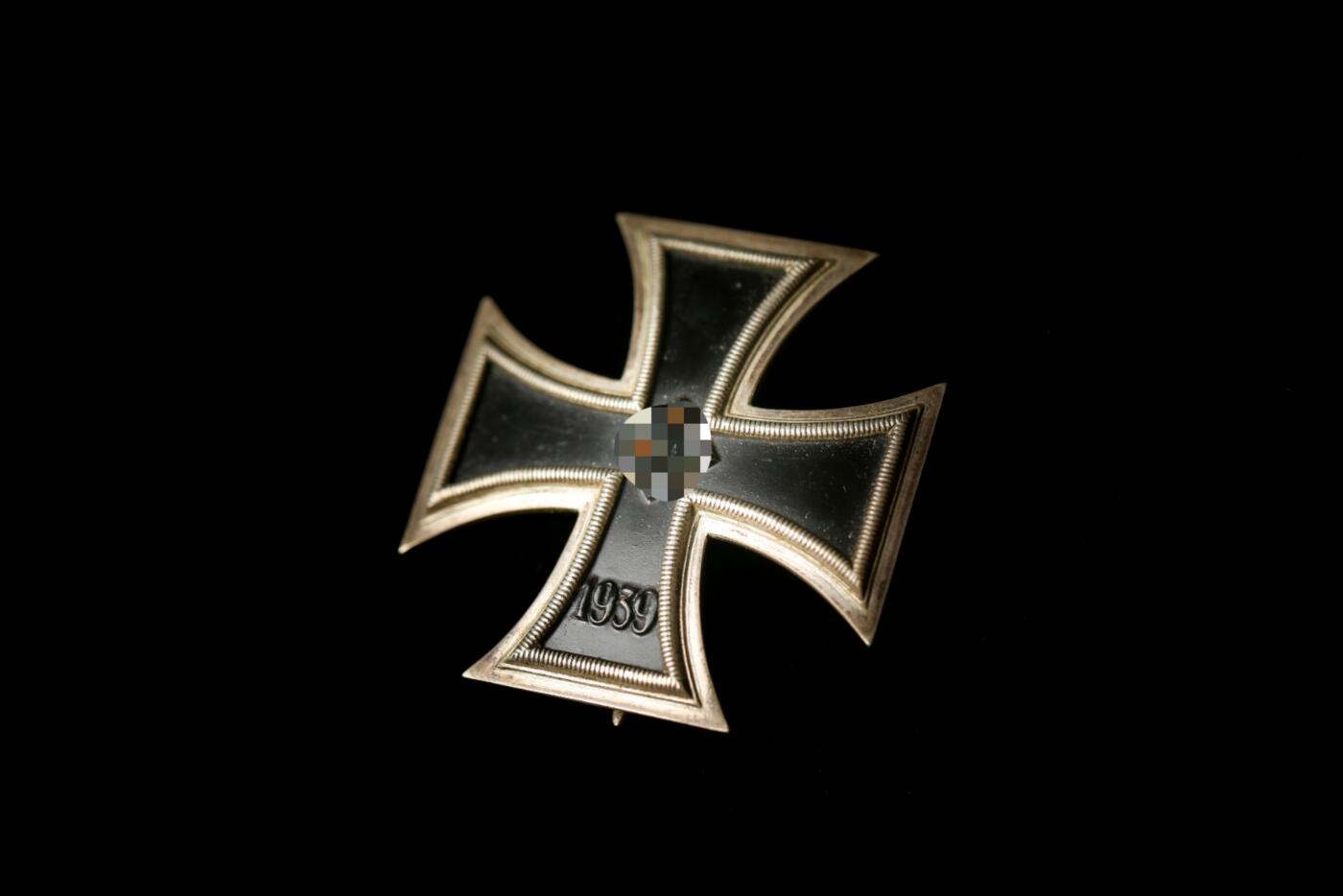 欢庆春节！戎马世界章牌大赏第112期春节大拍  德专场 3厂无标铜芯 辛A型 一级铁十字勋章 带盒   任何铁十字收藏中都算重要一环