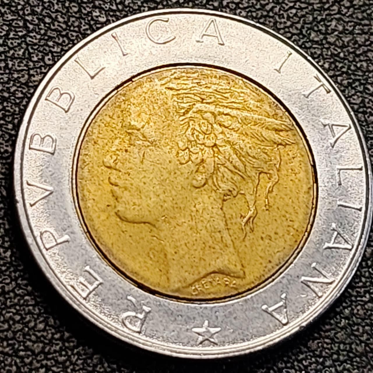 泉币菌-第186场- 小年快乐 精品福利场（本周五和之前的 2月14日发货） 世界首枚双色币 意大利1987年500里拉 罗马建筑雕像 广场 25.8mm