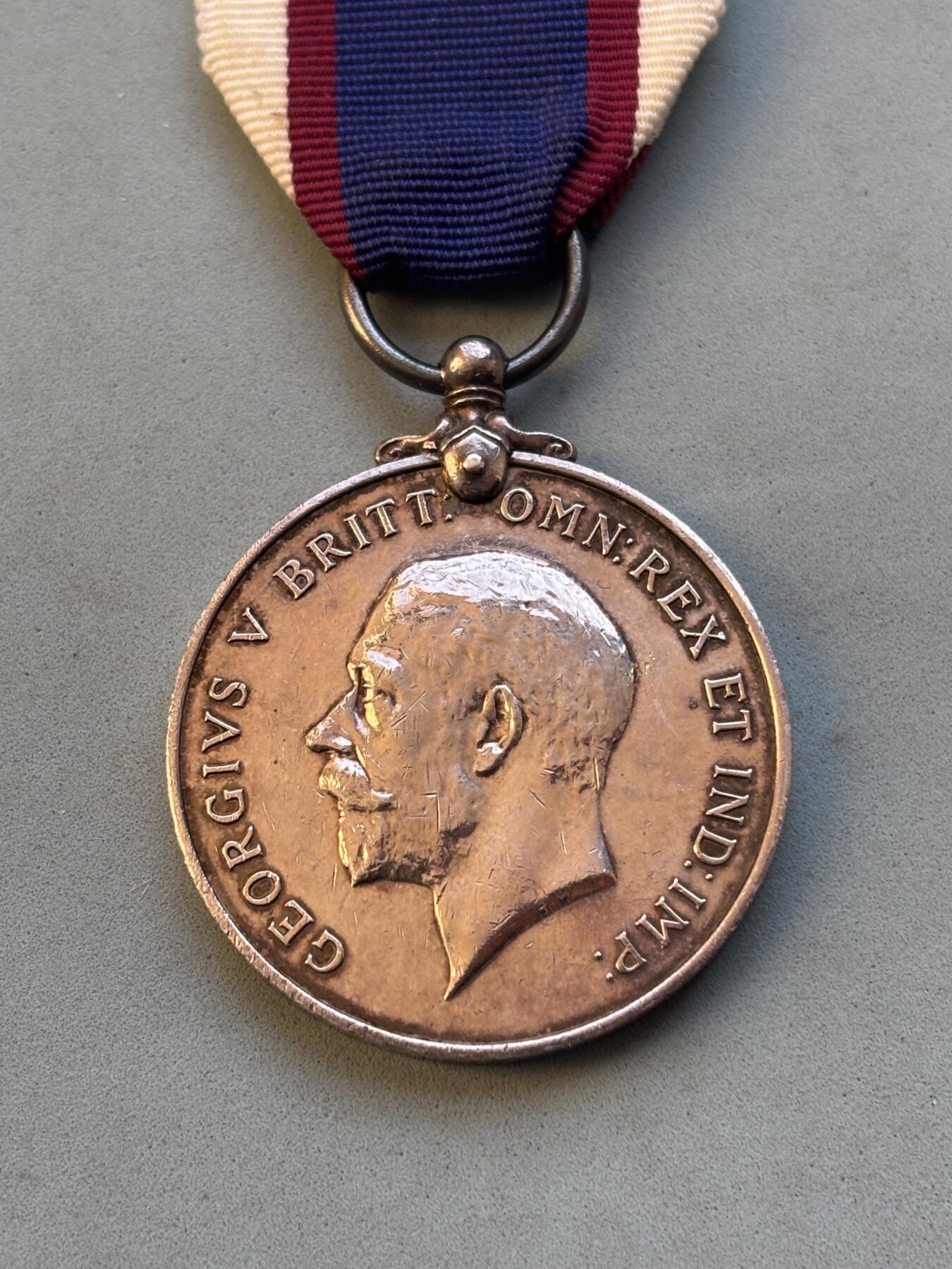 盛世勋华——号角文化勋章邮票专场拍卖第305期 英国海军预备役服役奖章 银制带边铭 总重34克，银价600+