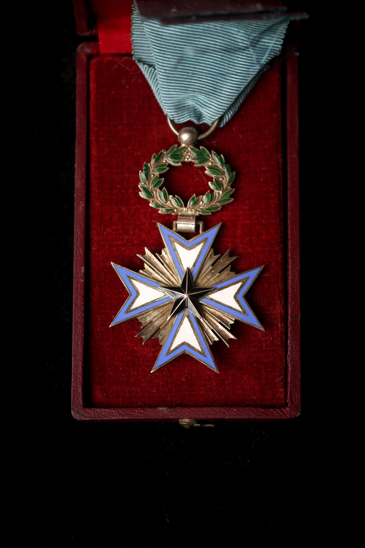 欢庆春节！戎马世界章牌大赏第112期春节大拍  德专场 贝宁黑星奖章 珐琅无损全品少见