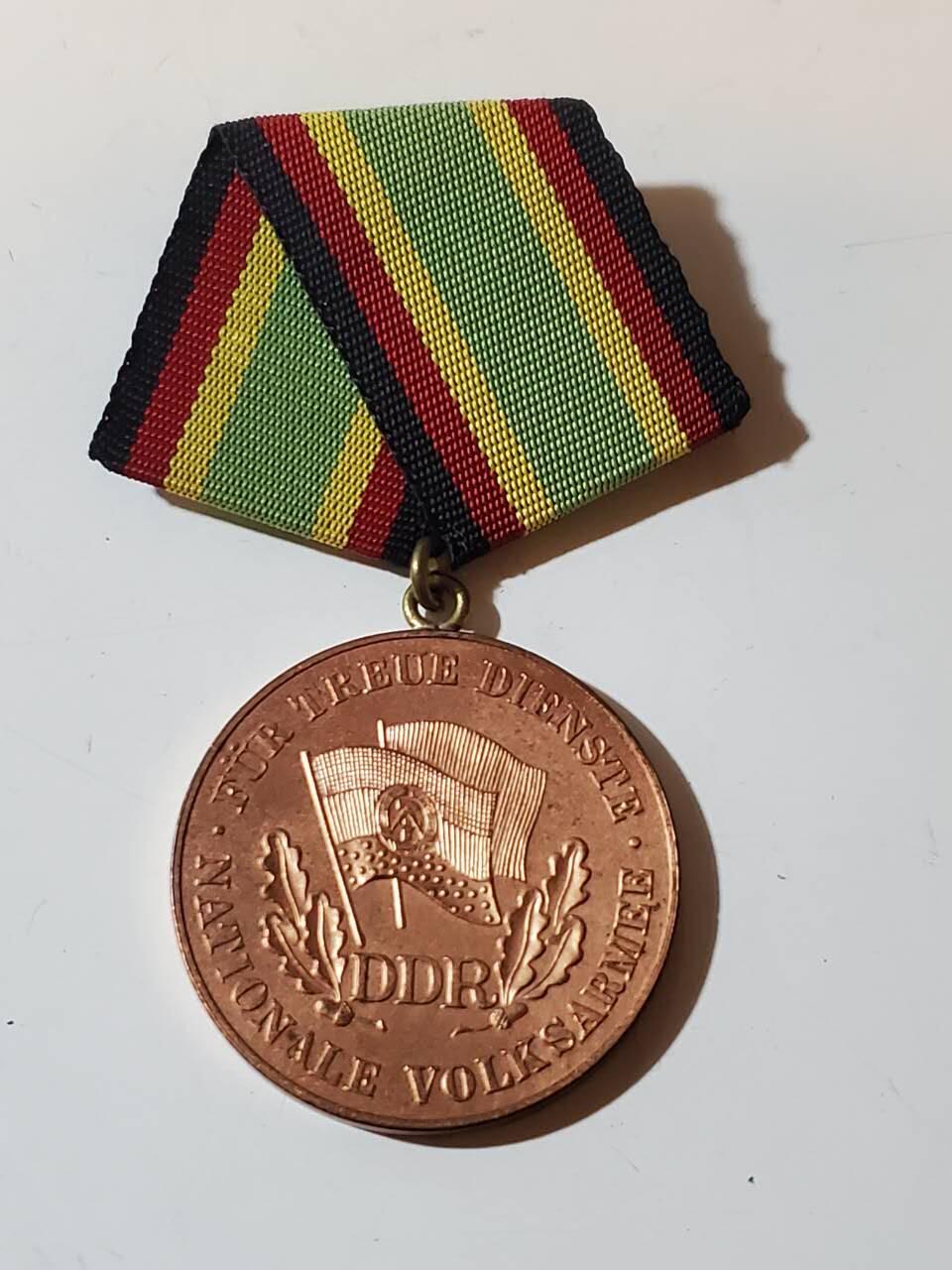 韵星假日军品类拍卖第40期 -- Rimey Holidays Militaria Auction 40 民主德国国家人民军铜级优秀服务奖章