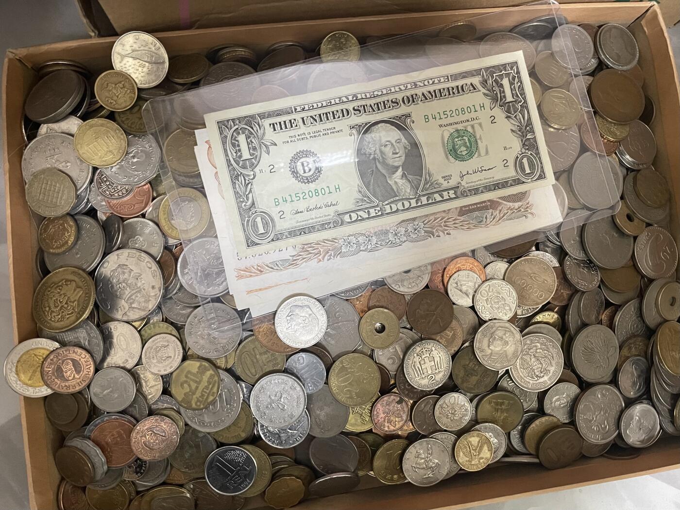 回流0207 外币13斤（无日本币）