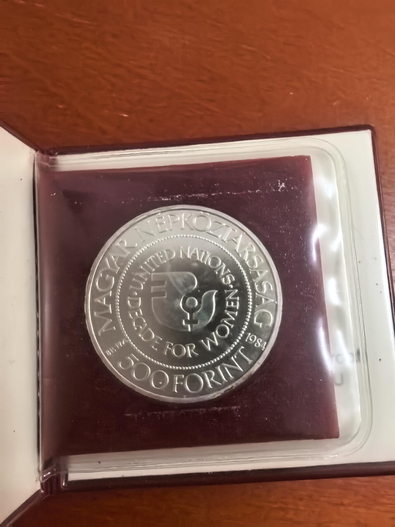 长老汇蛇年精选第九十九场拍卖 1984匈牙利联合国妇女十年500弗林特银币，原造币厂包装