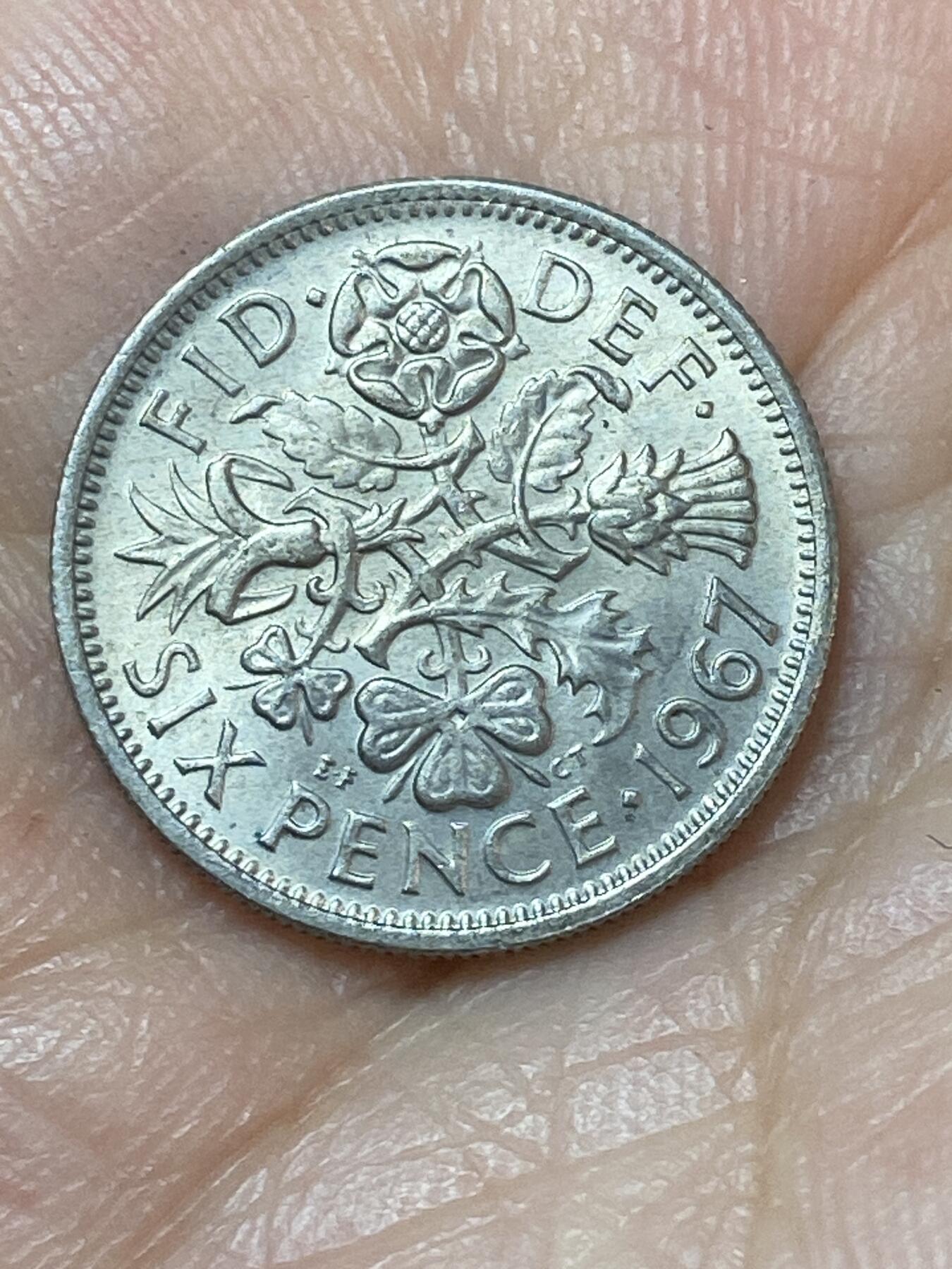 2026年第二十二场(总第一百九十一场）外国好品散币场(免佣金) 英国🇬🇧1967年6便士(伊丽莎白二世青年桂冠第二版，普制币关门年)