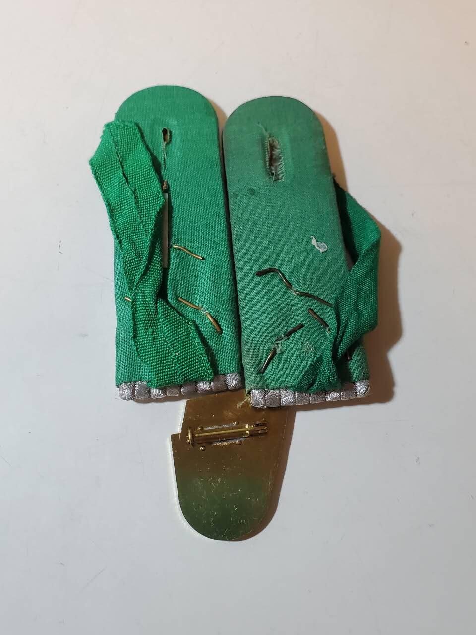 韵星假日军品类拍卖第40期 -- Rimey Holidays Militaria Auction 40 民主德国内务部人民警察上尉肩章+优秀辅警奖章