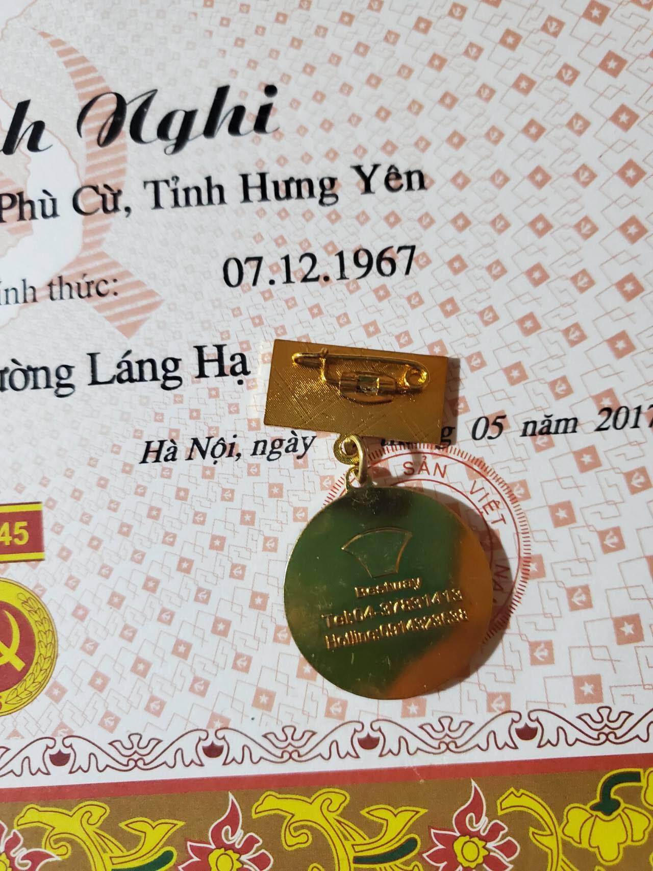 韵星假日军品类拍卖第40期 -- Rimey Holidays Militaria Auction 40 越南社会主义共和国光荣在党45年证书+40年奖章一套 