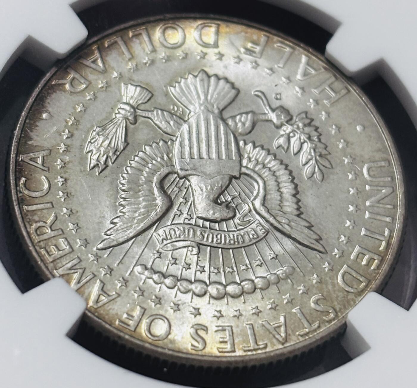 【金马踏春，泉马奔腾】2026 年新年贺岁场，（定于年初五接财神截拍）祝各位老板马到成功，马上有钱，愿岁岁平安喜乐顺遂 NGC MS64 分 1964 年美国肯尼迪半美元银币，璀璨金环彩，暴力转光 12.5 克 900 银