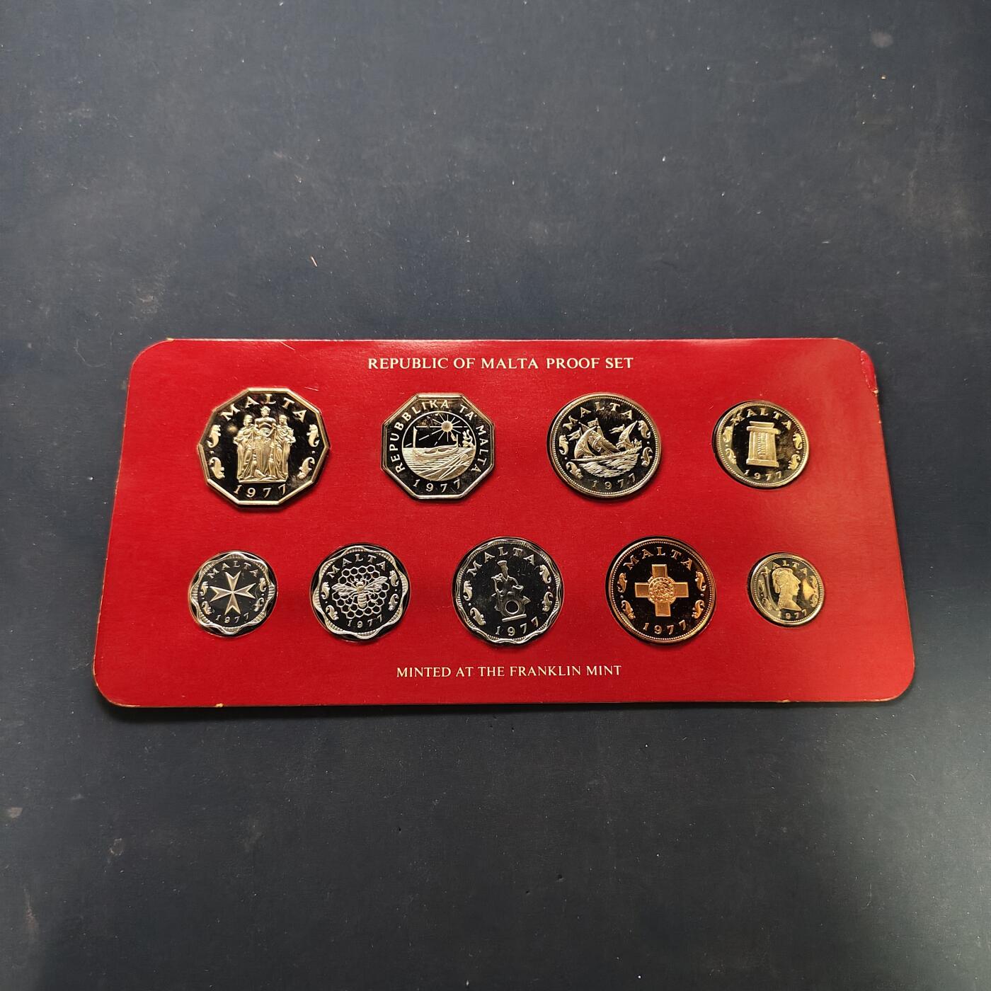 【全场包邮】纯粹捡漏拍503场 【少见】马耳他1977年官方封装精制套币-盒证全-量6884【不是常见的1976年】