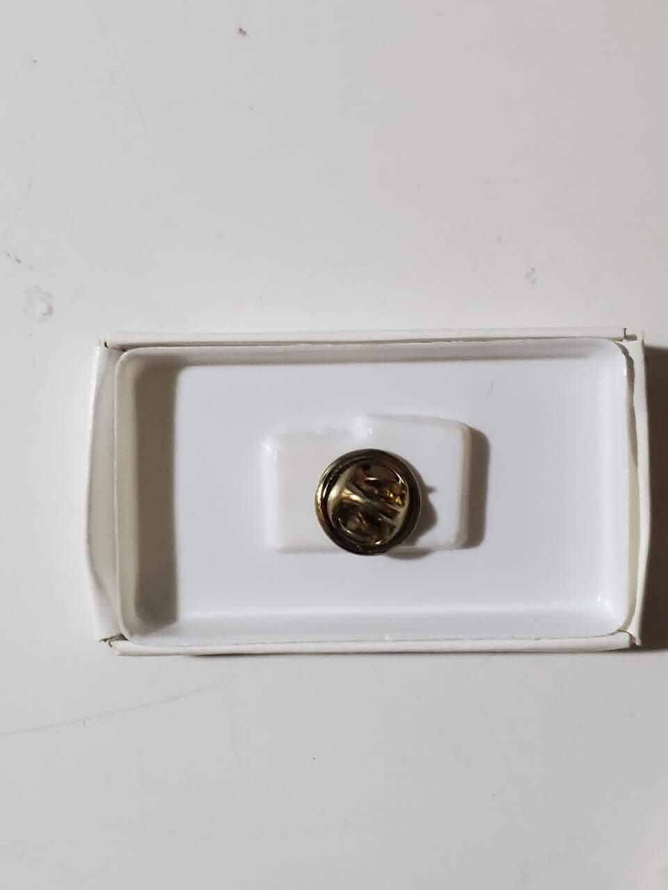 韵星假日军品类拍卖第40期 -- Rimey Holidays Militaria Auction 40 德国ehren工会四十年证章 源自东德 老工会之一