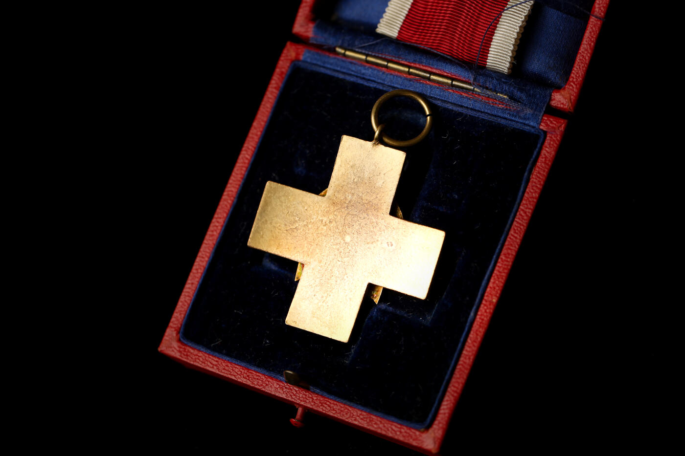 欢庆春节！戎马世界章牌大赏第112期春节大拍  德专场 德三三级社会福利奖章  godet造原盒 盒子底部有godet的厂标戳