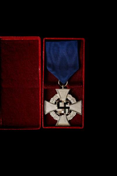 欢庆春节！戎马世界章牌大赏第112期春节大拍  德专场 - 原盒 公务员服务25年奖章