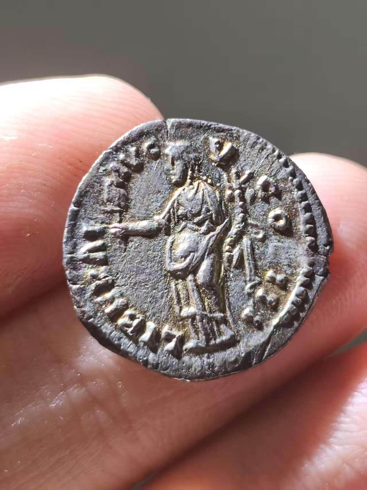 星盘世界钱币二月二十一日初五 世界古典币春节精品大拍 祝各位藏友马年大吉-新年新气象！ 极美品！国际大热门品种！罗马帝国 公元169年打制 哲人王马可奥勒留第纳尔银币 现在海外涨的最火的就是他了  经典传奇皇帝纲目品种  5年前同品相同题材的CNG都能拍过两千 