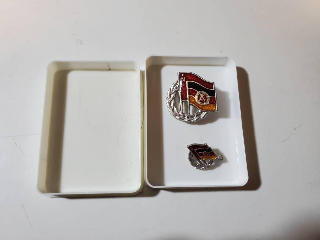 韵星假日军品类拍卖第40期 -- Rimey Holidays Militaria Auction 40 民主德国苏德友谊奖章带盒一套