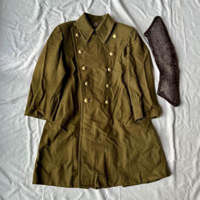 【第伍場】近代勋奖章徽章服饰杂项专场 - 50年代空军军官铜扣大衣—有附属毛领—内衬或为物主定制或有更换原棉衬为丝衬—肩宽约46cm 袖长约57cm