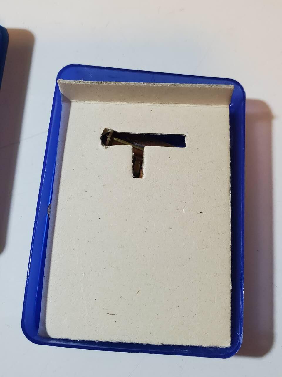 韵星假日军品类拍卖第40期 -- Rimey Holidays Militaria Auction 40 民主德国个人劳动积极分子奖章带原盒 