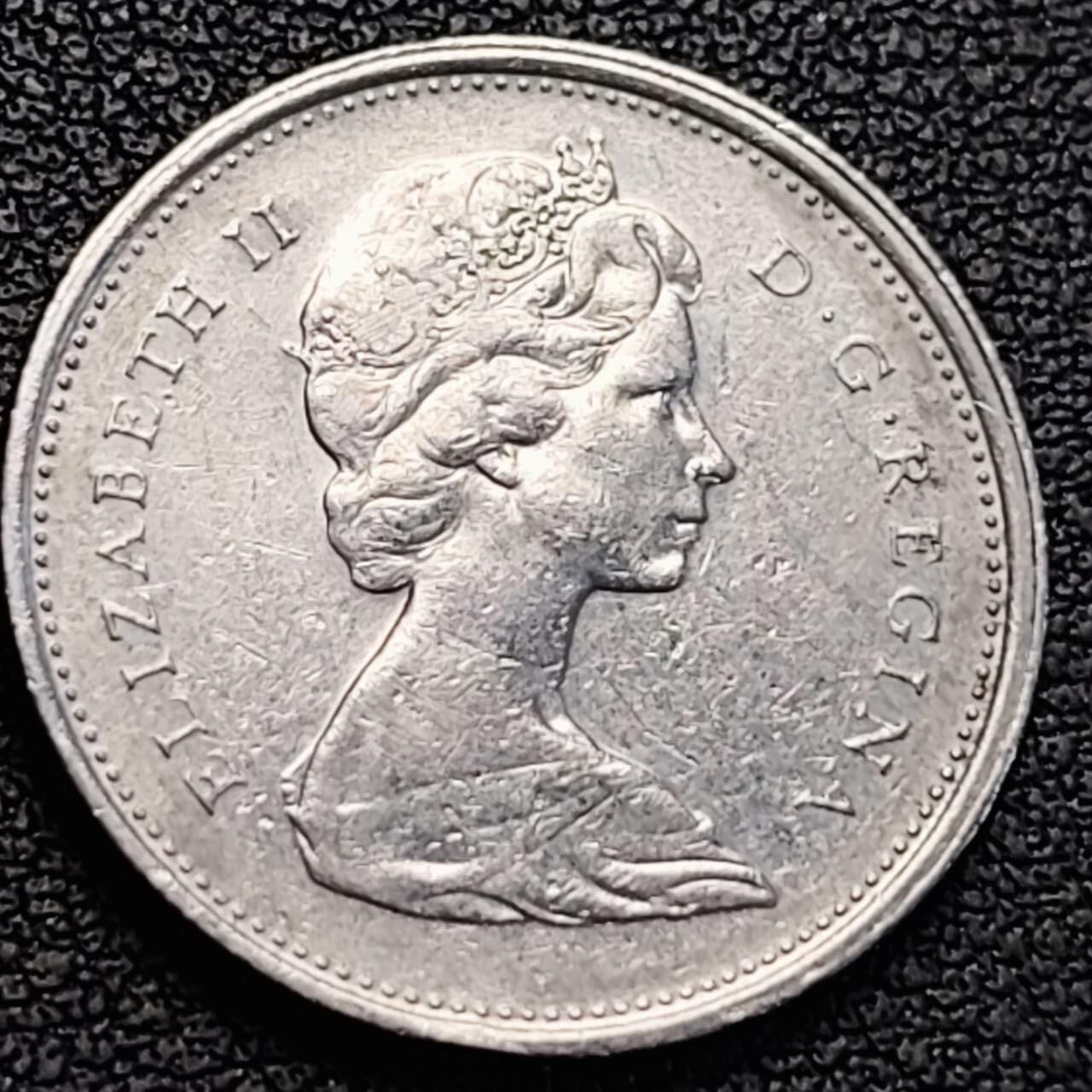 泉币菌-第186场- 小年快乐 精品福利场（本周五和之前的 2月14日发货） 高币值 加拿大1975年1/4加拿大元 伊丽莎白二世 驯鹿 24mm 