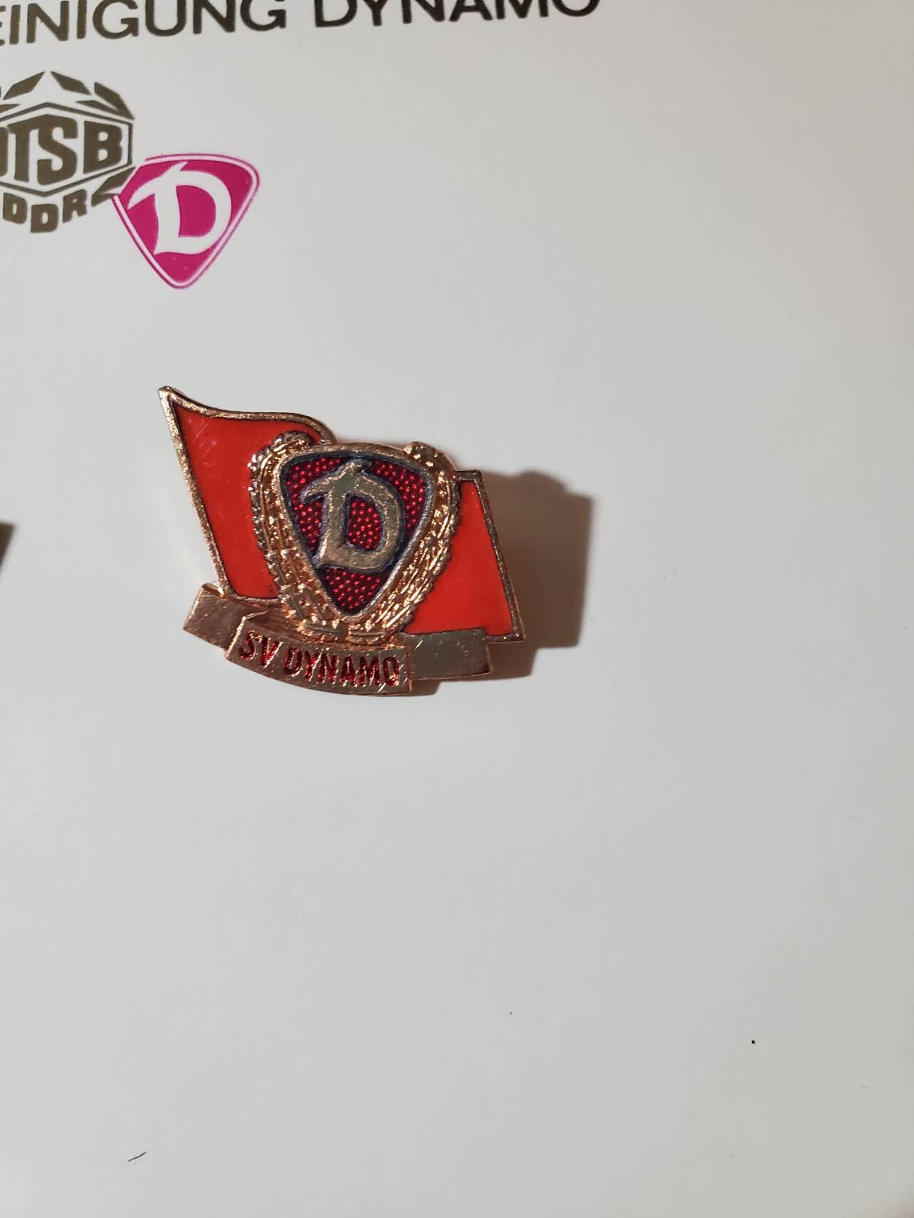 韵星假日军品类拍卖第40期 -- Rimey Holidays Militaria Auction 40 民主德国dtsb体能体育协会 资深成员证章、插针带证书一套