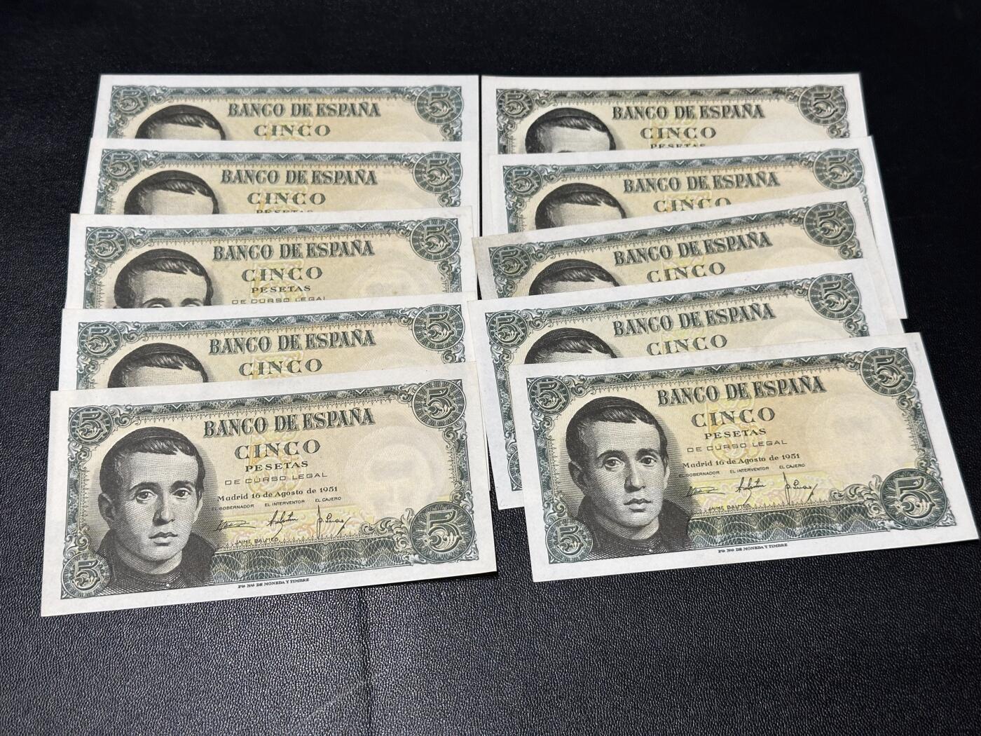 《外钞收藏家》第六百一十期（新年假期场/年后快递恢复正常再发货）（长期征集拍品、欢迎藏友们联系合作） 1951年西班牙5比塞塔 10张一起 大部份全新 1张AU 有几个边角轻微瑕疵