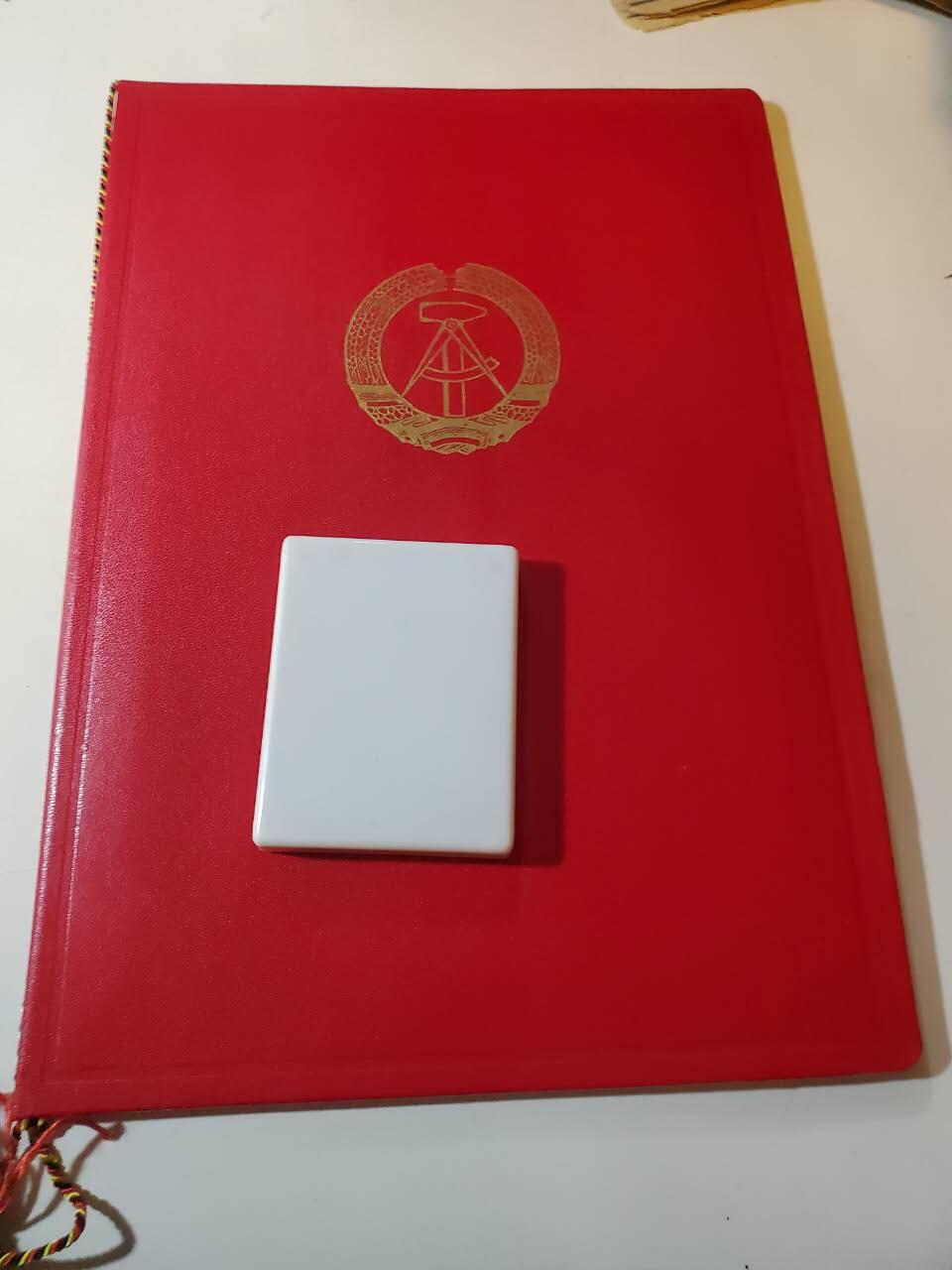 韵星假日军品类拍卖第40期 -- Rimey Holidays Militaria Auction 40 民主德国银级苏德友谊奖章带迷你带原盒带证实发一套 一套带证很罕见 均好品无损 