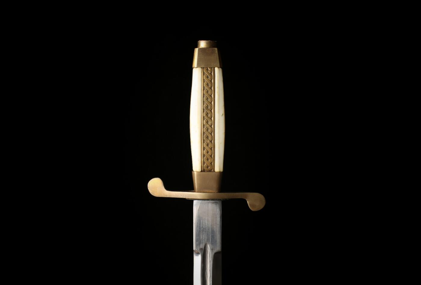 欢庆春节！戎马世界章牌大赏第112期春节大拍  德专场 保加利亚 1951型海军军官匕首 品相很好