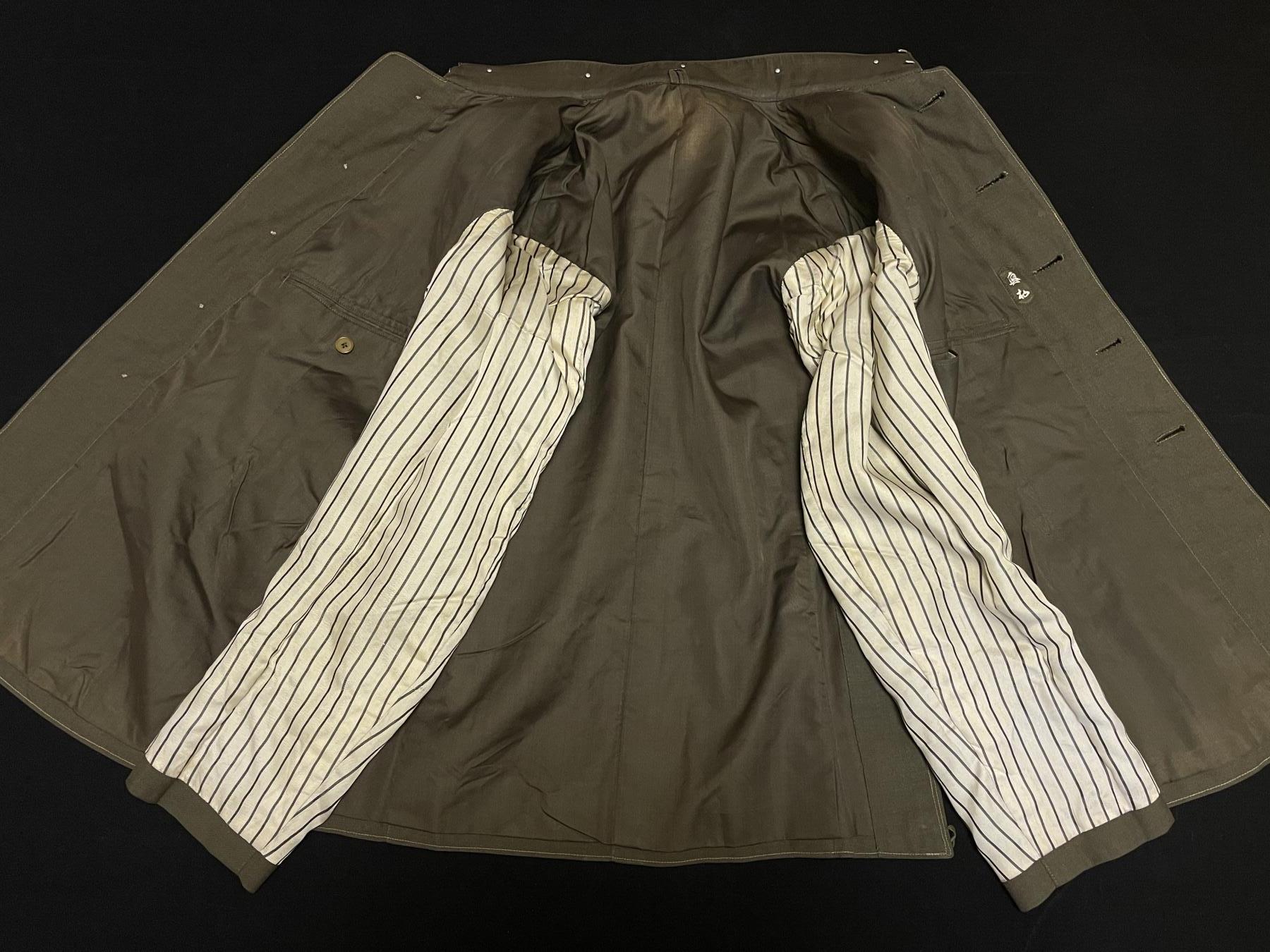 杂勋专场 二战日本早期极美品将校98，无损，材料非常好。领扣没有怎么氧化，有原主人姓刺绣。领围40,肩宽45,袖长58，衣长70,胸围102