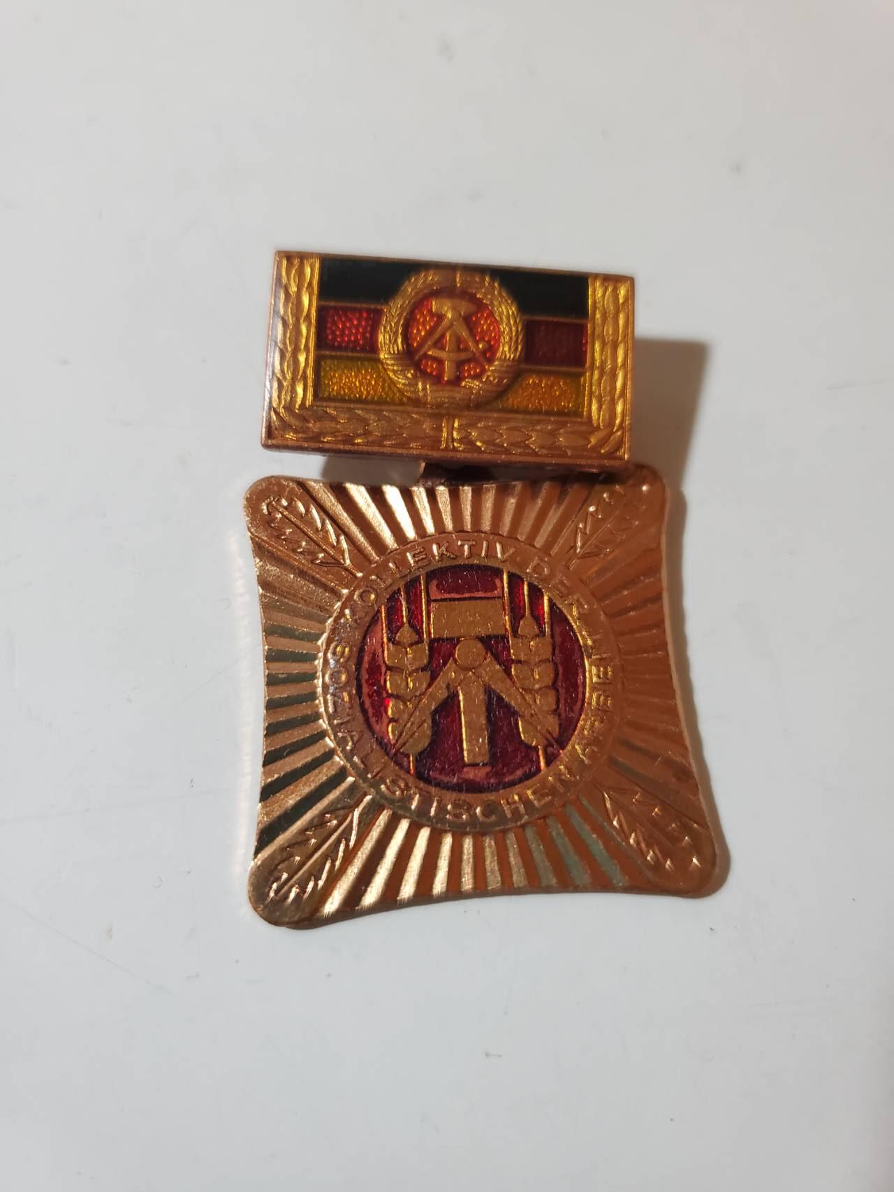 韵星假日军品类拍卖第40期 -- Rimey Holidays Militaria Auction 40 民主德国集体劳动荣誉奖章带五次获得上挂