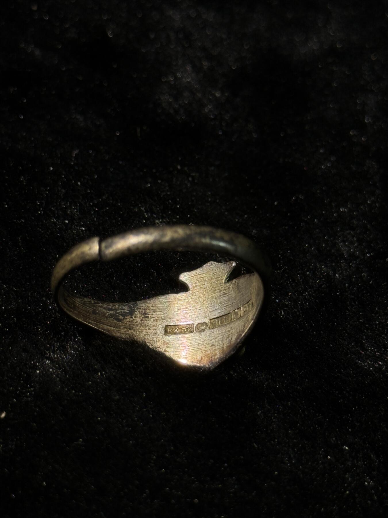 欢庆春节！戎马世界章牌大赏第111期春节大拍 芬兰 卡累利阿纹章戒指 银制珐琅带标