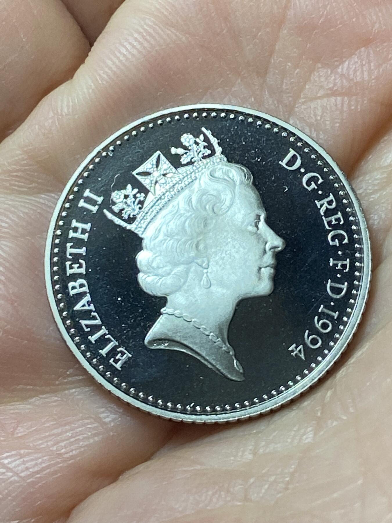 2026年第二十二场(总第一百九十一场）外国好品散币场(免佣金) Proof精制币–英国🇬🇧1994年10便士(伊丽莎白二世中年高冠第二版，小尺寸版，发行量最少年份44649枚)