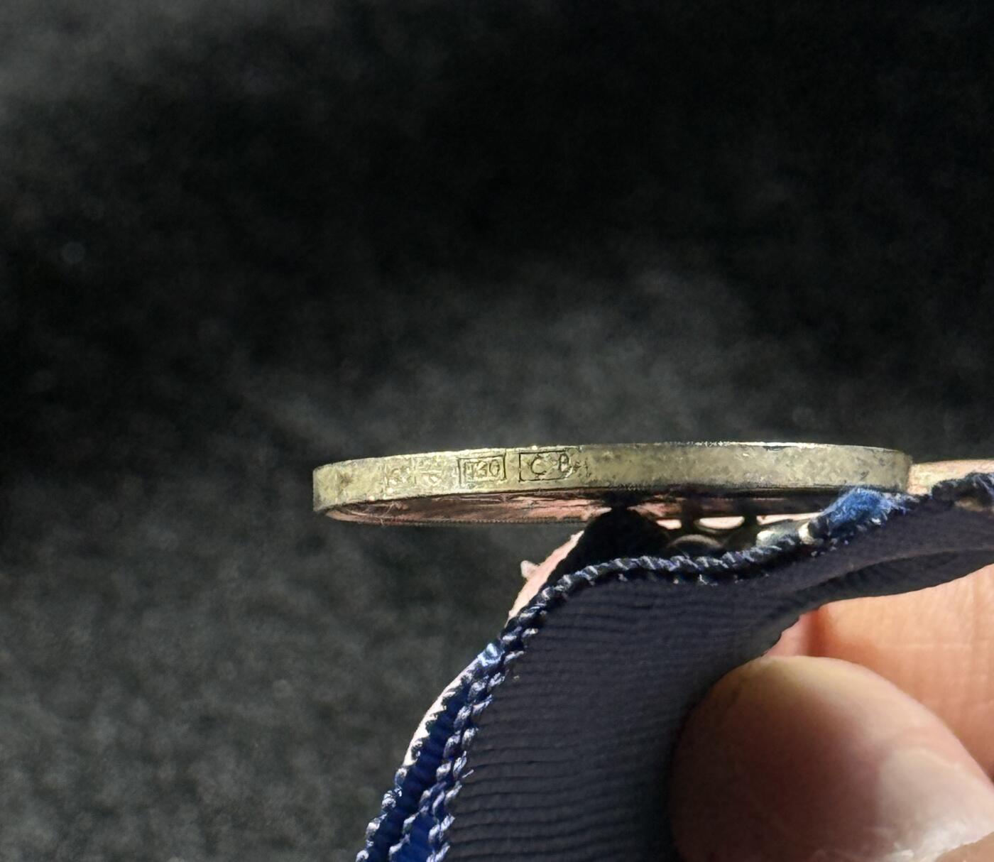 欢庆春节！戎马世界章牌大赏第111期春节大拍 芬兰一级金十字白玫瑰奖章，银制