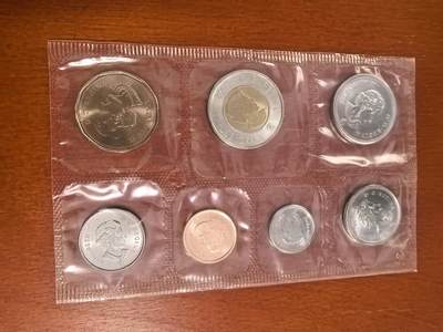 长老汇蛇年精选第九十九场拍卖 - 2011加拿大7枚套，原盒证，仅1元+2元克书就52美金了