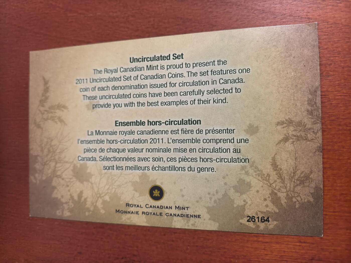 长老汇蛇年精选第九十九场拍卖 2011加拿大7枚套，原盒证，仅1元+2元克书就52美金了