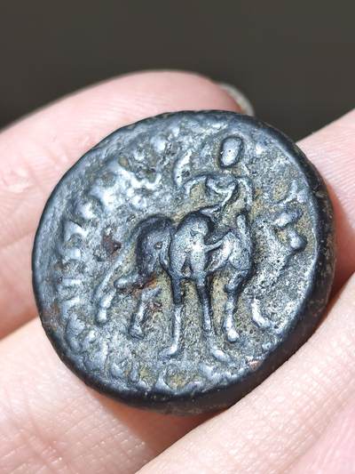贵霜帝国 阎膏珍 约公元100-127/8年  青铜四德拉克马，贝格拉姆铸币厂出品