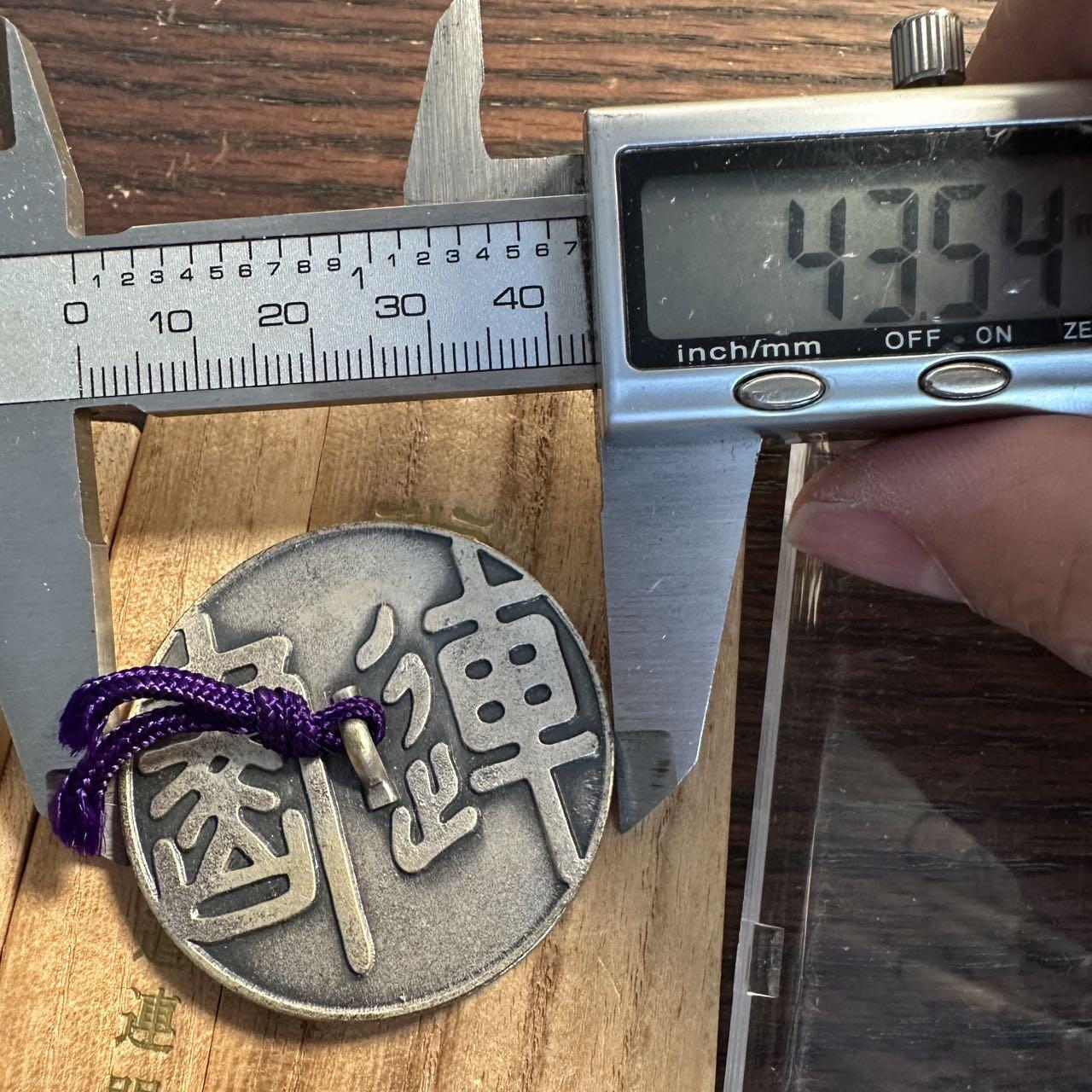 蒂克钱币 -第58场 日本企业章 徽章专场 日本 社团法人 日本书道联盟 镇纸章43mm 47g