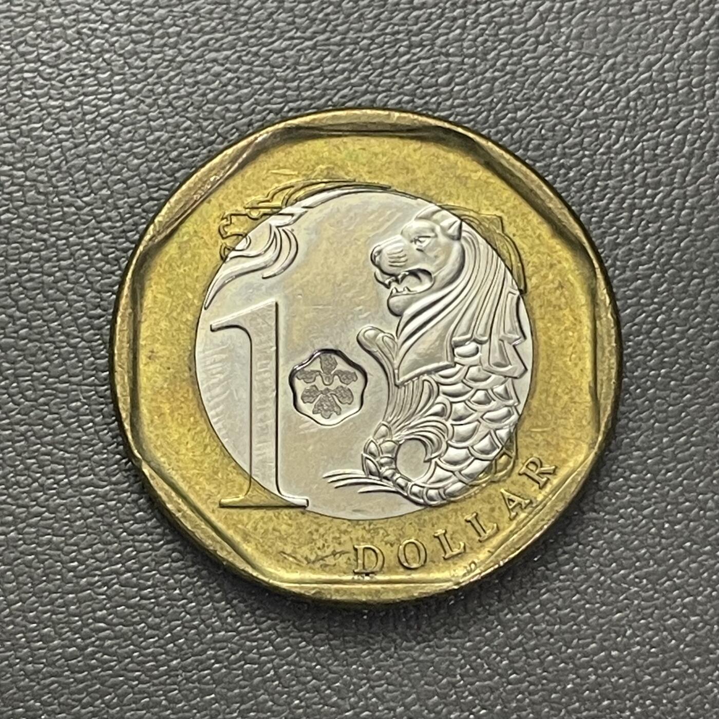 回流0301 新加坡2014年1元双金属币 鱼尾狮
