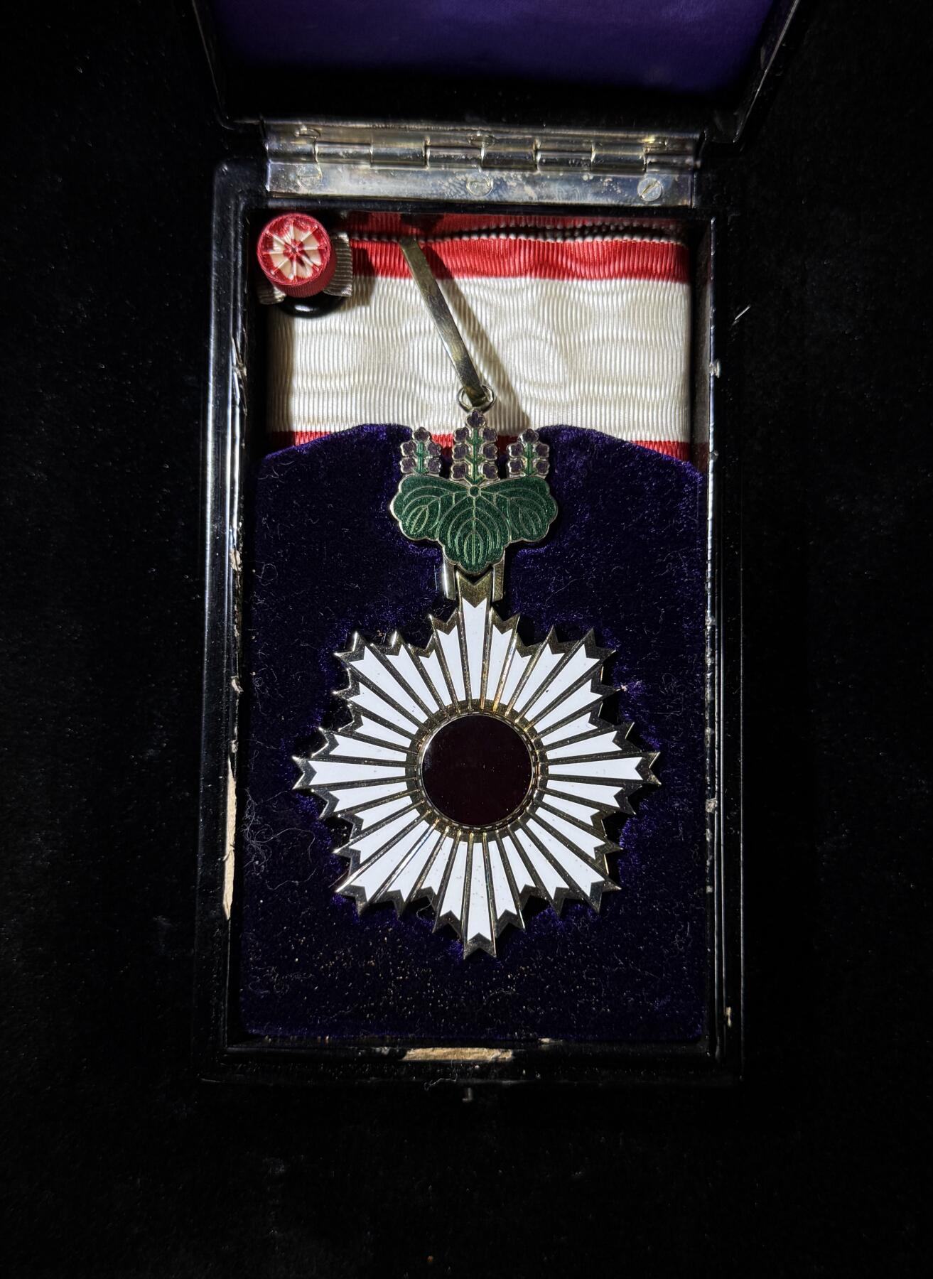 欢庆春节！戎马世界章牌大赏第111期春节大拍 勋三等旭日章