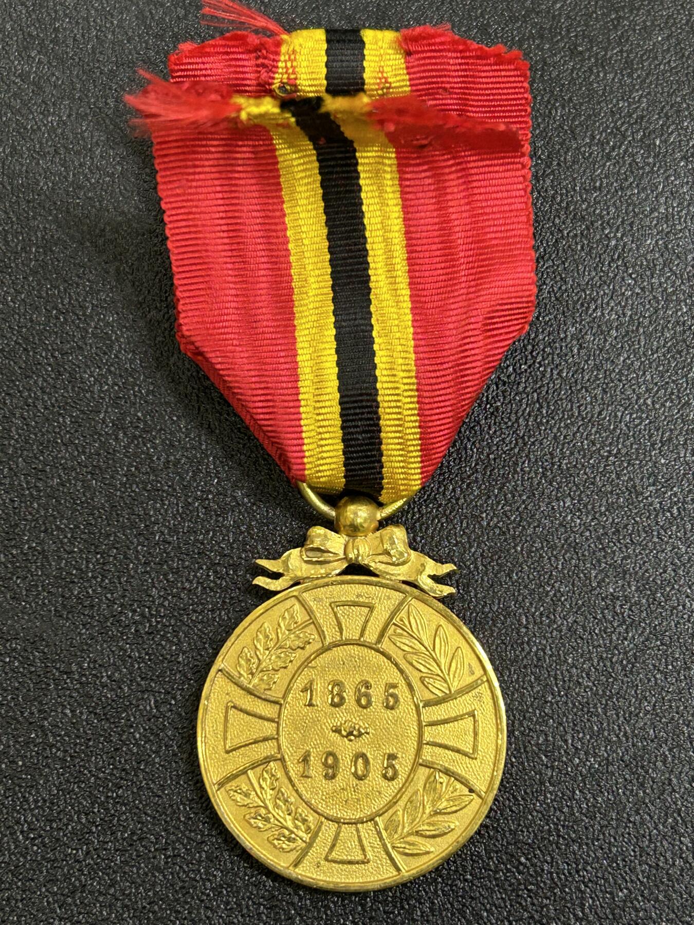 西秦中古拍卖第七十七期 2026马年新春专场 本场拍品年初九发出 比利时王国利奥波德二世君主奖章  1905年7月21日设立，庆祝利奥波德二世成为君主40年，授予在1865-1909年服役满20年的公务员和武装力量人士